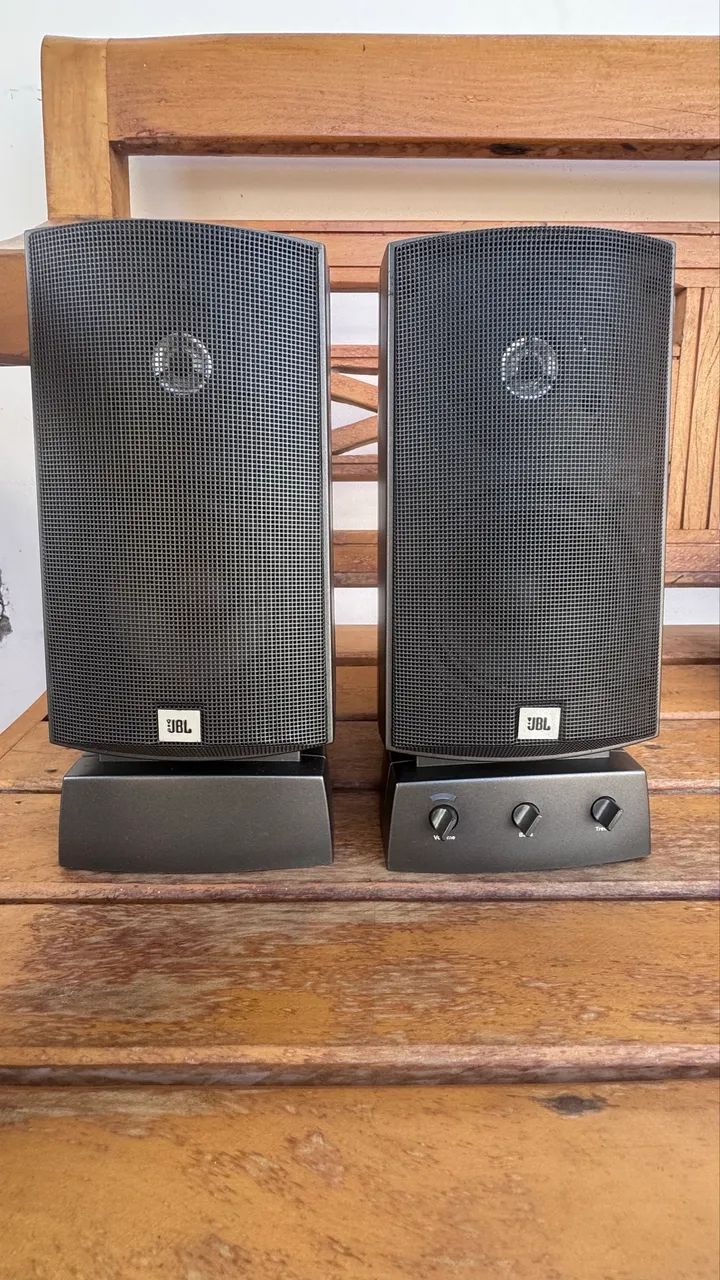 MONITOR DE REFERÊNCIA JBL MEDIA 200