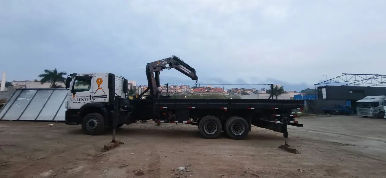 Locação de caminhão Munck ( Guindauto)