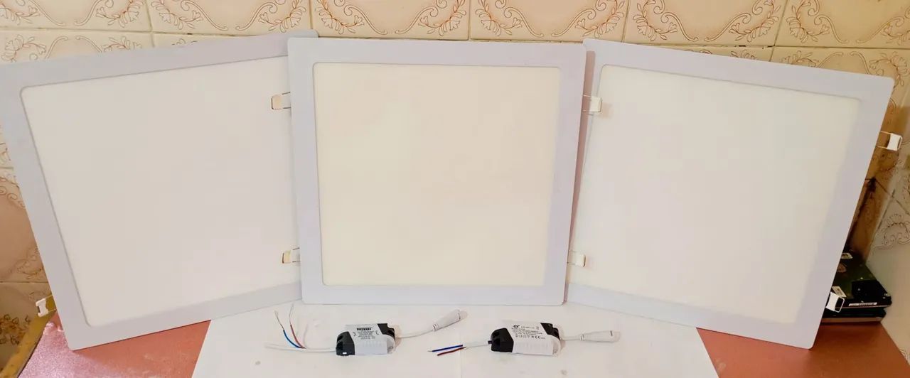 Kit 03 Painéis Led Luminária Lux 24W 3.000K Taschibra - Usados