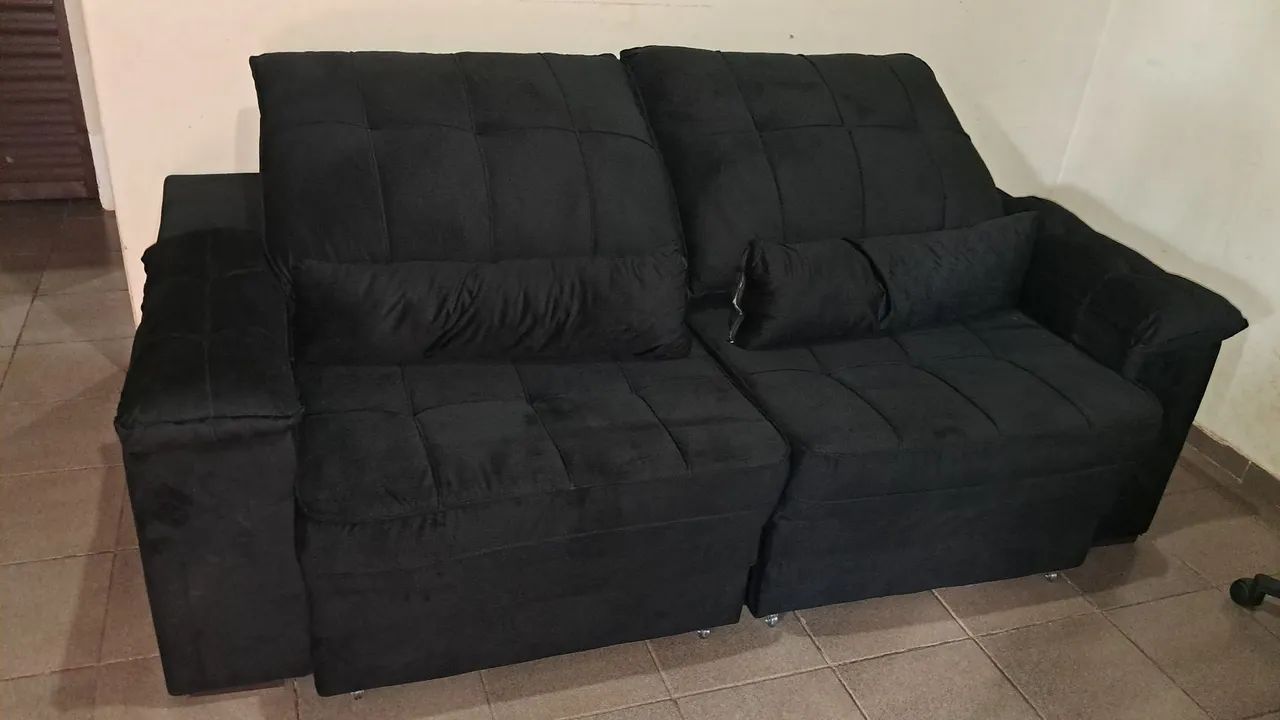 Sofá Retrátil Preto 