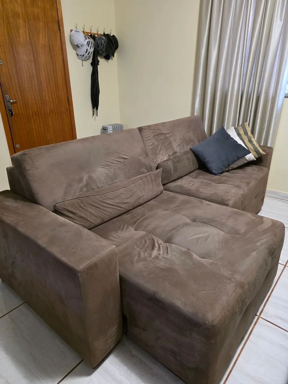 Ótimo tamanho e conservação.  Sofá retrátil, 2.4 mt.  - Foto 3
