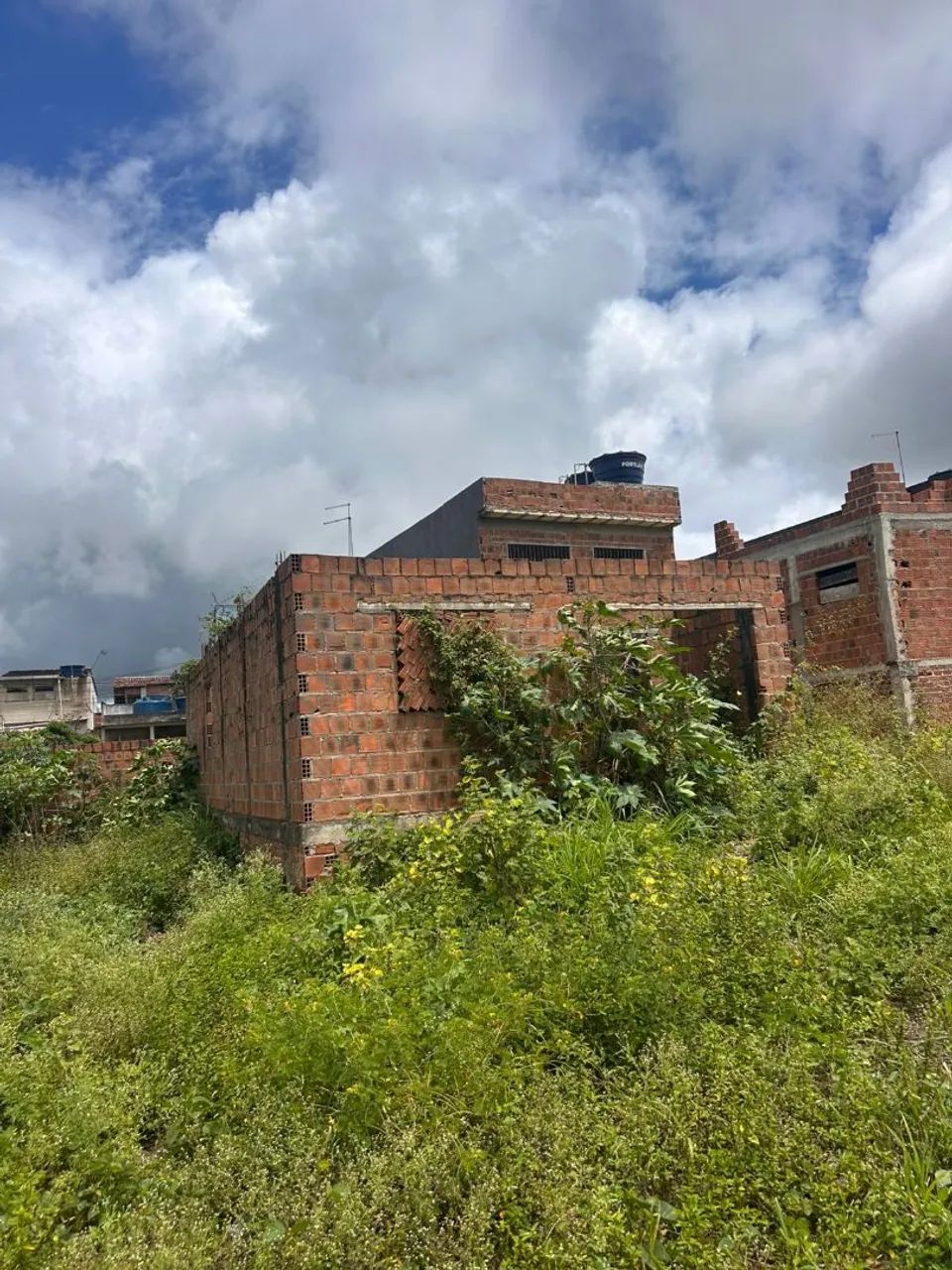 VENDO TERRENO + UMA PARTE CONSTRUÍDA  - Foto 2