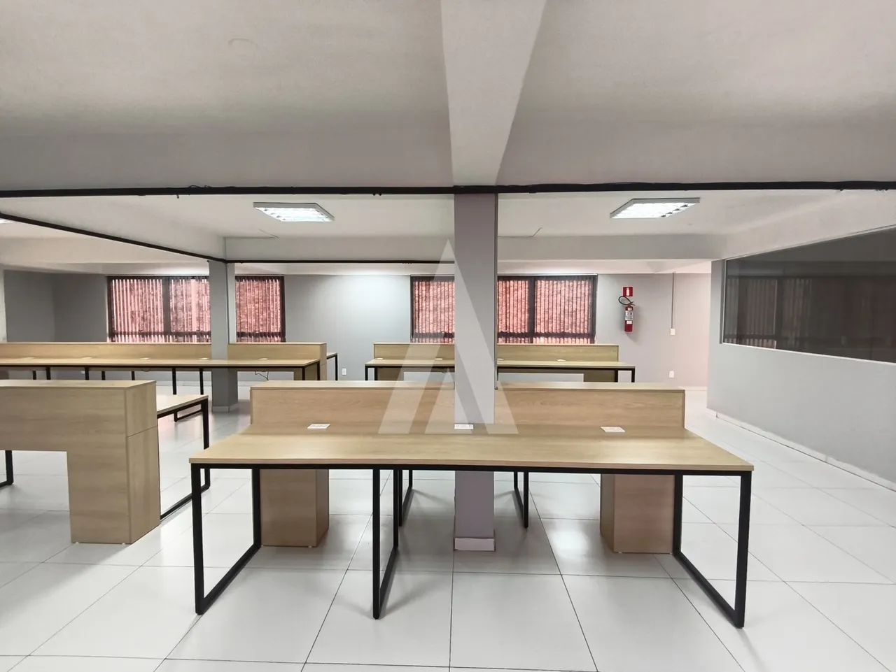 SALA COMERCIAL COM ESPAÇO AMPLO NO CENTRO DE JOINVILLE - Foto 4