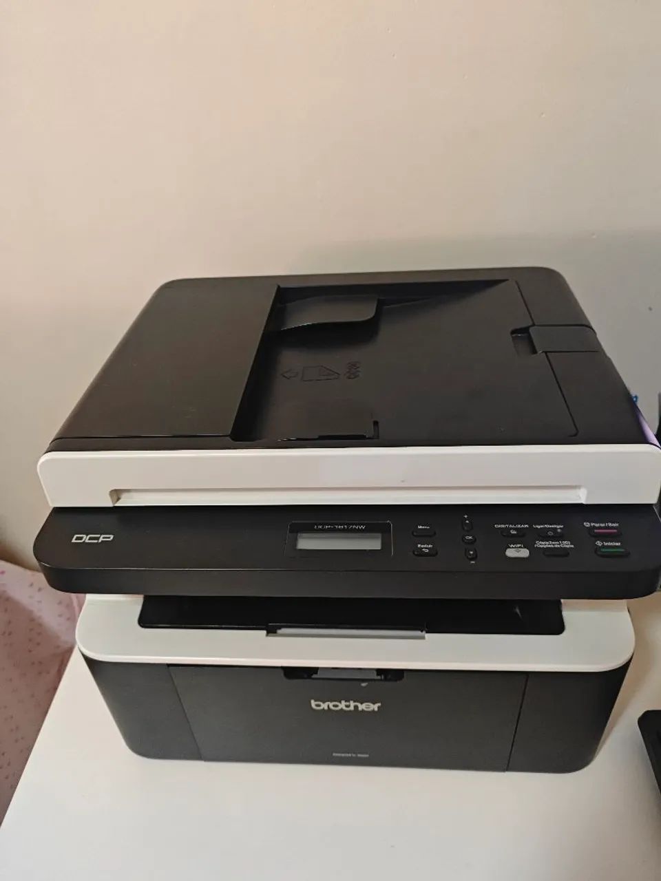 Impressora Multifuncional Brother DCP-1617NW - Wi-Fi