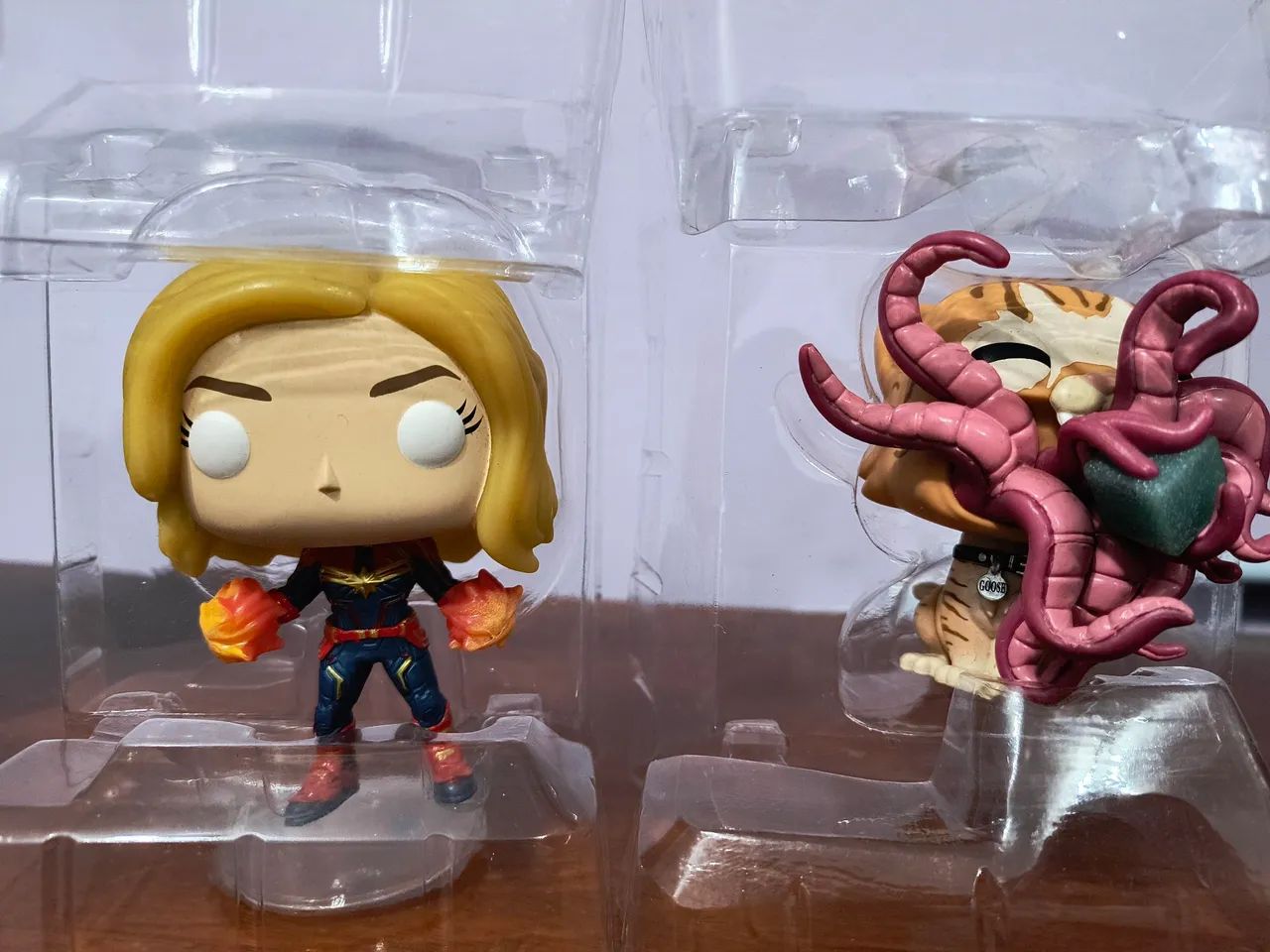 Funko pop Capitã Marvel e Goose Vingadores 