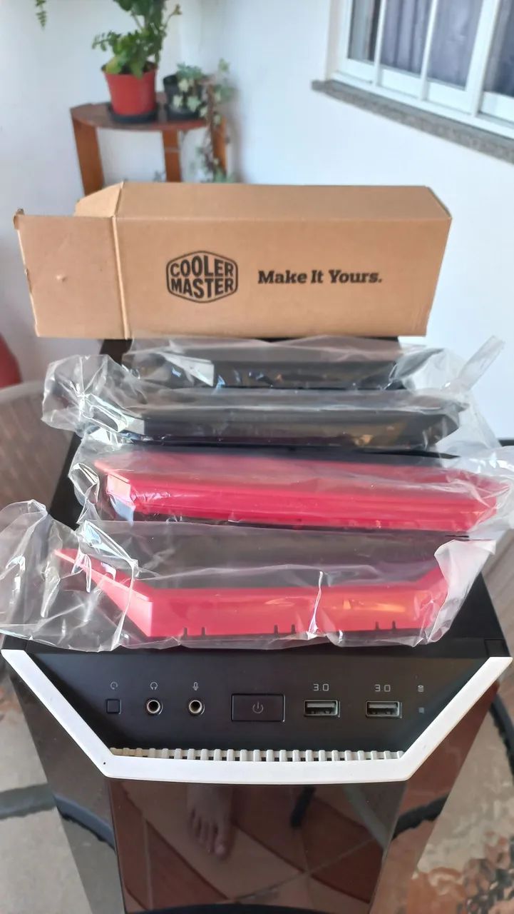 Gabinete Mid Tower Cooler Master - Foto 2
