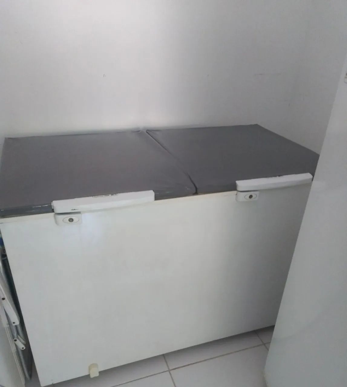 Freezer Horizontal Electrolux H400 - 127V - LEIA ANTES O ANÚNCIO
