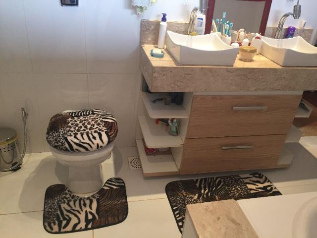 Sobrado Alto Padrão, 4 qts, 3 salas, garagem p 3 carros, Piscina e churrasqueira, Top!!! - Foto 17