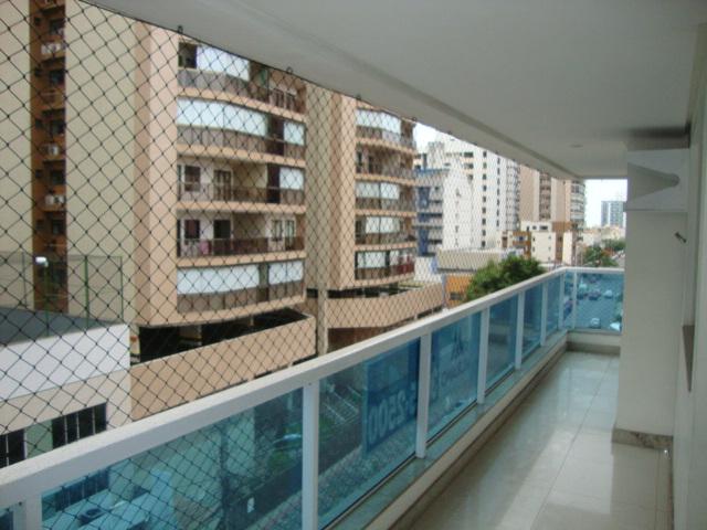 Murano Imobiliária aluga apartamento de 3 quartos na Praia de Itapuã, Vila Velha - ES.