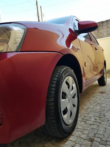 Toyota Etios 1.3 X hatch 2014 particular Novo - Foto 3