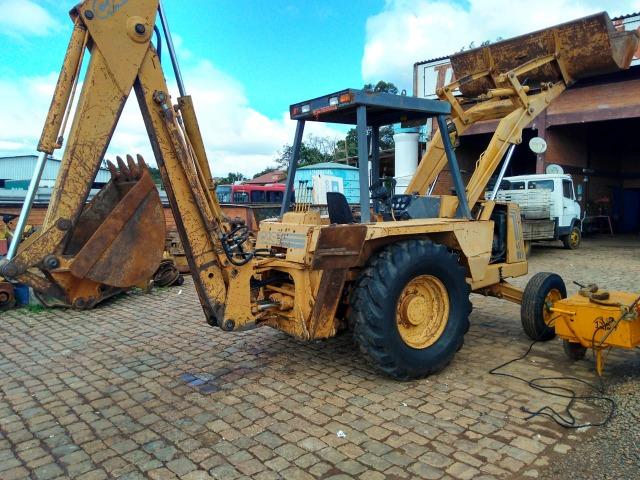 Retroescavadeira CASE 580 SH ano 1997 - Foto 5