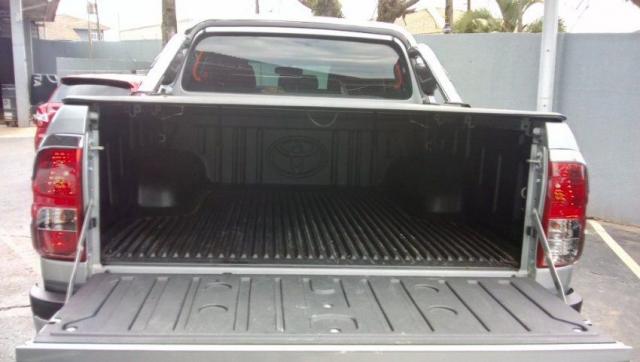 TOYOTA HILUX CD SRX 4X4 2.8 TB AT Prata 2017/2018 - Foto 11