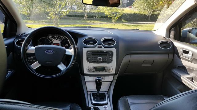 Focus sedan excelente estado - Foto 7