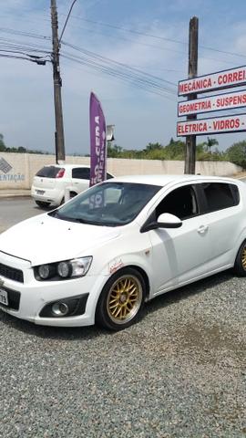 Vendo Chevrolet Sonic em ótimo estado whats - Foto 4