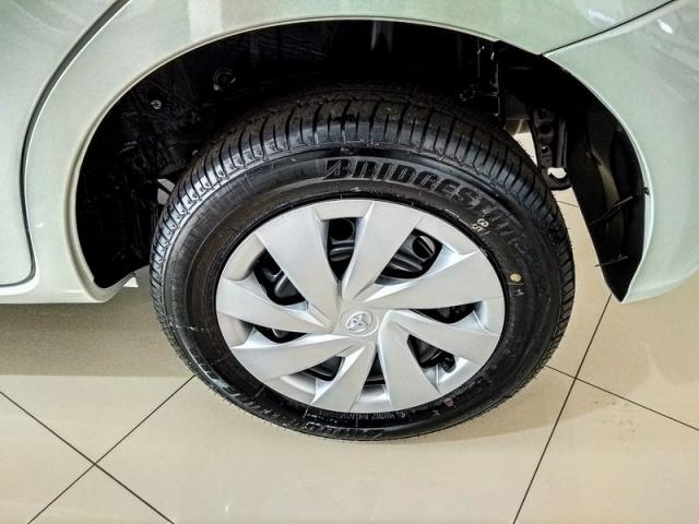 TOYOTA ETIOS HATCH X 13L MT 19/20 - Foto 12