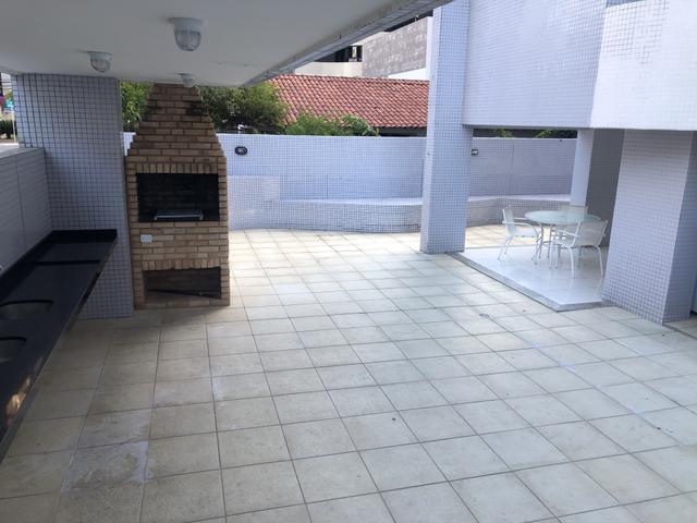 Apartamento com 4 suítes +gabinete + lavabo a 50 metros da praia - Foto 5