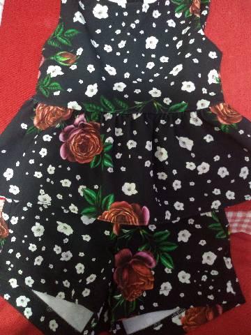 Pechincha!!!!! Lindas roupas femininas 04 anos - Foto 2