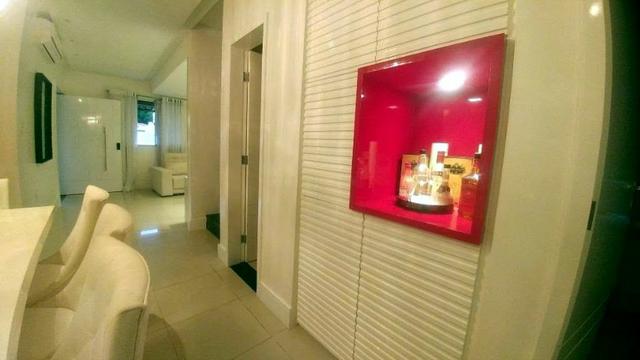 Casa de condominio com 4 suites e segurança 24 horas, bem localizada - Foto 7