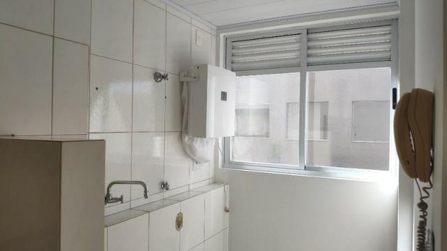 Apartamento de 1 Dormitorio com Vaga no Roçado - Foto 4
