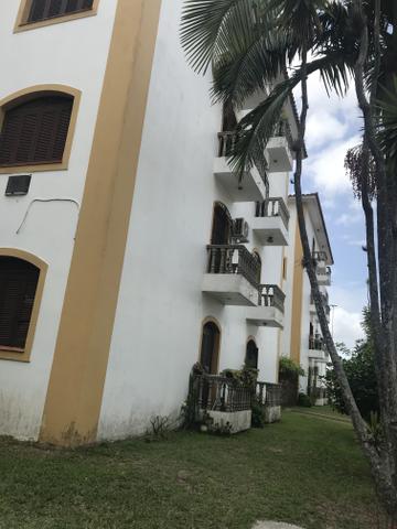 Apto central em condomínio fechado - Foto 2