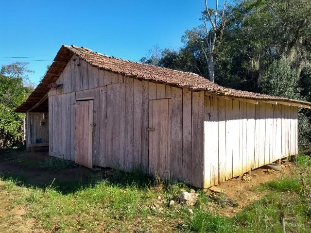 Chácara com 174.240m², casa, barracão, divisa com a Barragem do Rio Verde - Foto 7