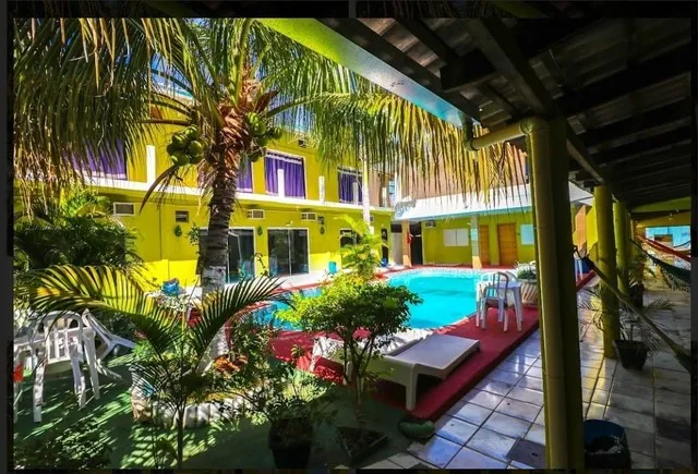 VENDE-SE , POUSADA COM 52 SUITES NO RIO ARAGUAIA EM ARUANA