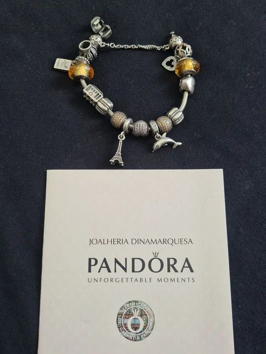 Pulseira Pandora Original com charms separadores e corrente de segurança 