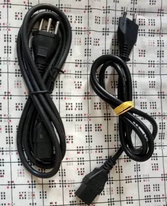 Tenho cabos: de força para (Pc), de vídeo (vga), Hdmi, Sata (HD-Dvd-SSD) leia o anuncio - Foto 3