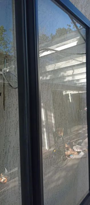 Porta Janela de Correr em Alumínio e Vidro/1,47×2,28 - Foto 4