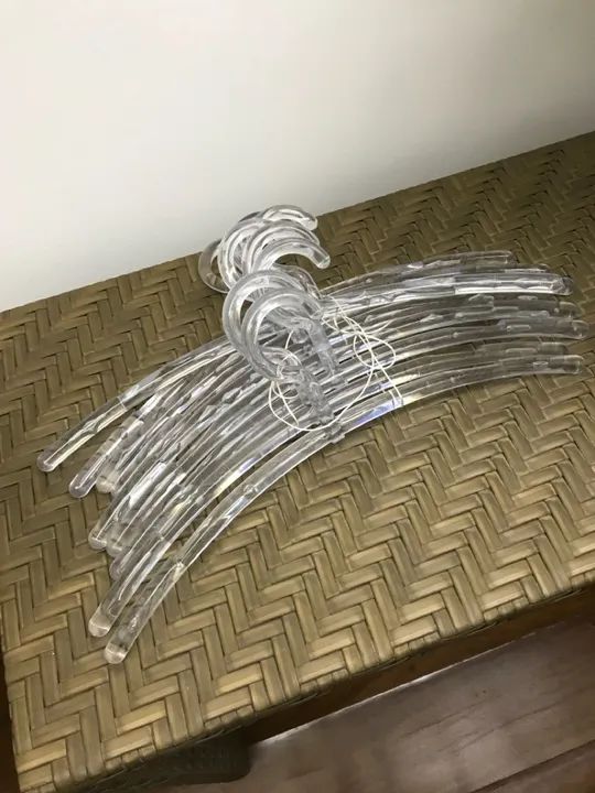 Cabides acrílico luxo