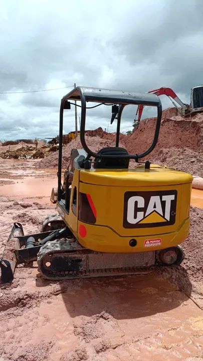 Baixei para vender Miniescavadeira Caterpillar 302.5 oportunidade não case sany newholland - Foto 2