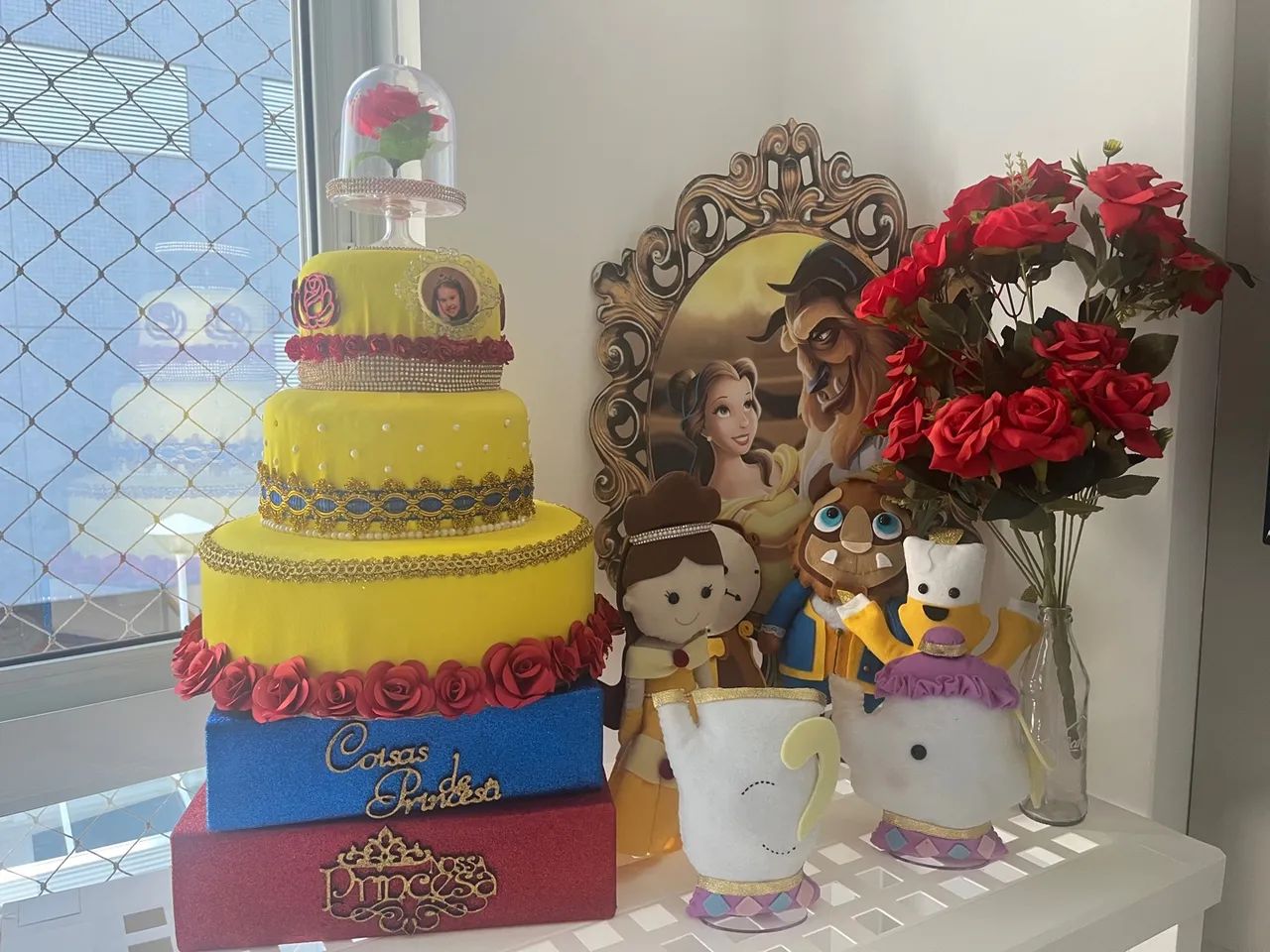 Decoração Festa Bela e a Fera - Bolo, Pelúcias e Decoração