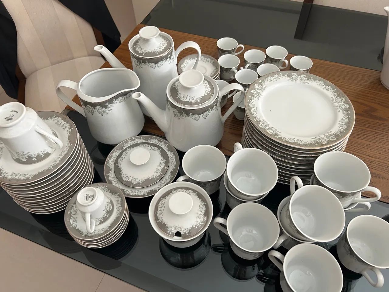 Jogo de Chá e Café em Porcelana - Foto 2