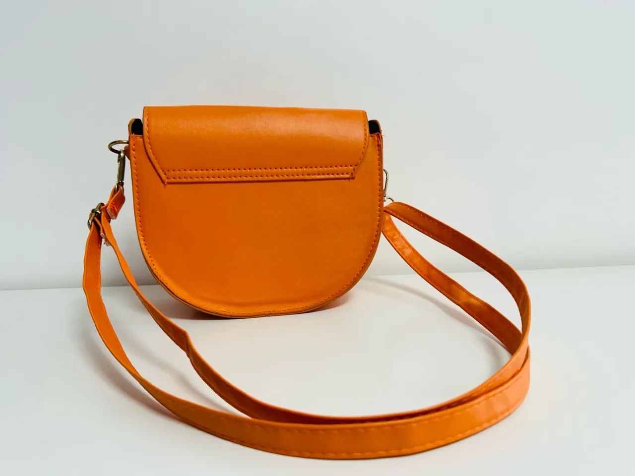 Bolsa Laranja com fecho magnético 16 cm x 19 cm - Foto 2