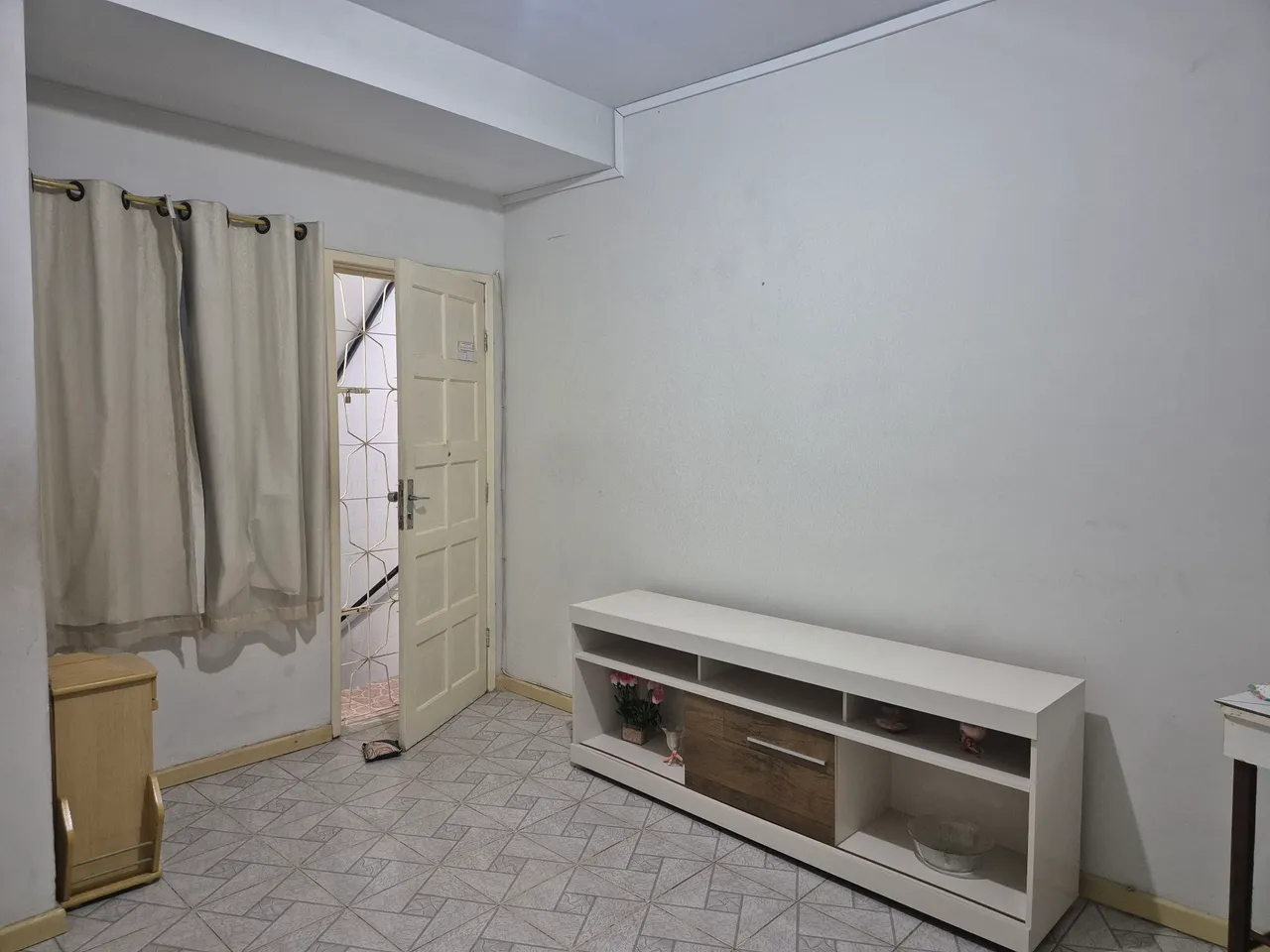 APARTAMENTO 2/Q, 1 suíte, 70m2.