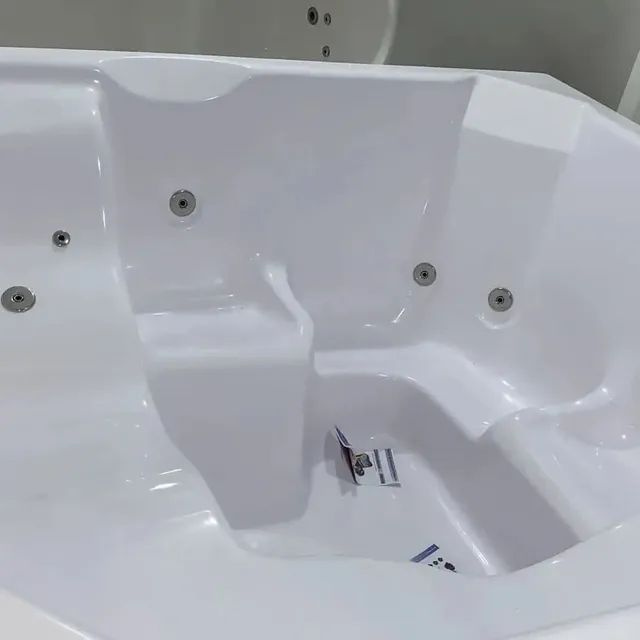 SPA CANADENSE COM HIDROMASSAGEM 