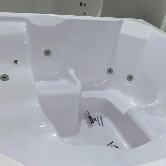 SPA CANADENSE COM HIDROMASSAGEM