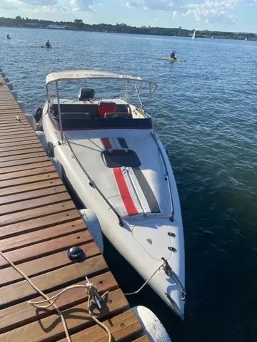 Lancha Magnum 23 com Motor Mercury 150Hp Optimax - Foto 4