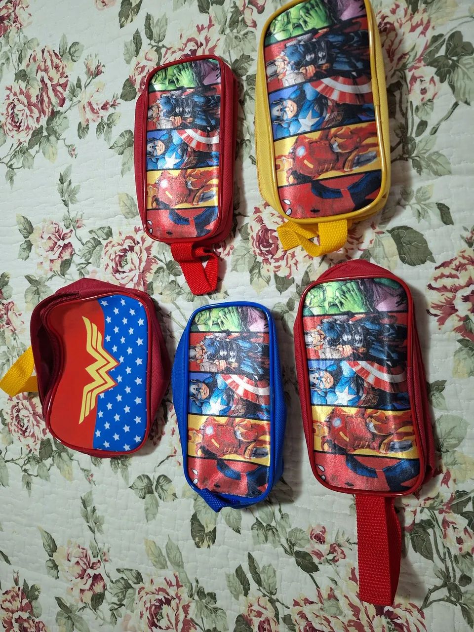 Estojo e necessarie Herois e Mulher Maravilha