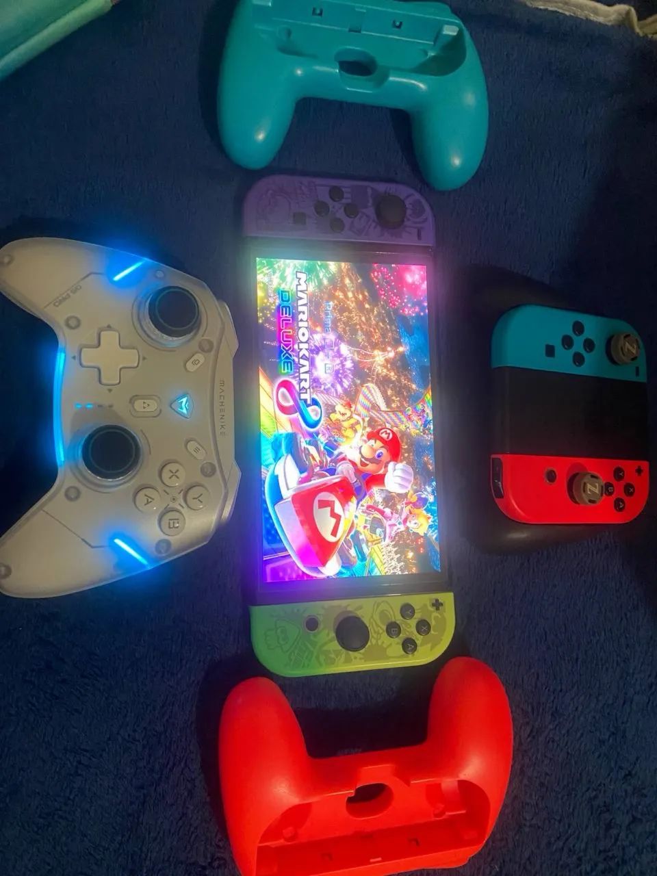 Nintendo Switch Desbloqueado, 256GB + 3 Controles