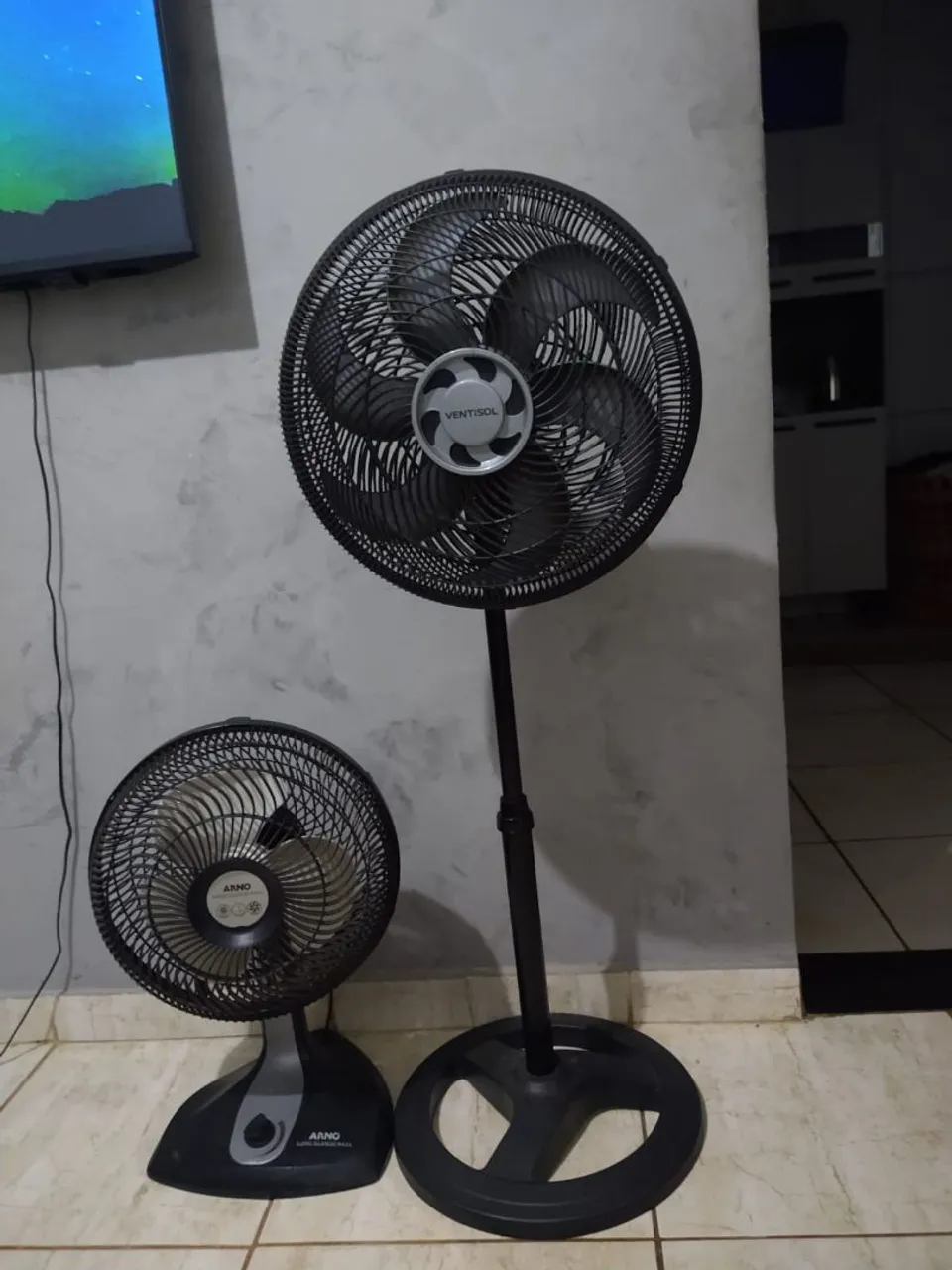2 Ventiladores Arno - Um de Mesa e um de Pé
