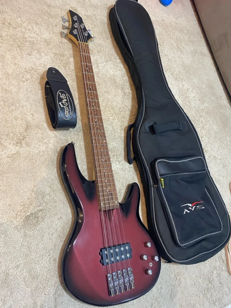 Contrabaixo 5 cordas Luthier Douglas