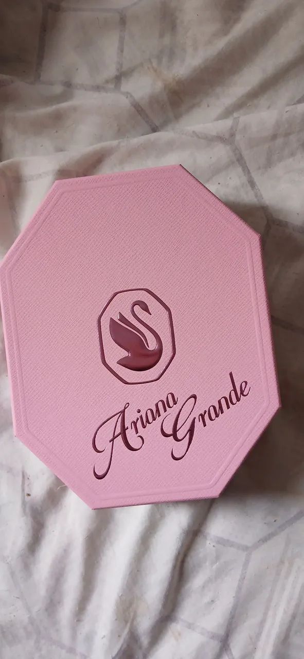 Colar Swarovski Ariana Grande corações original  - Foto 5