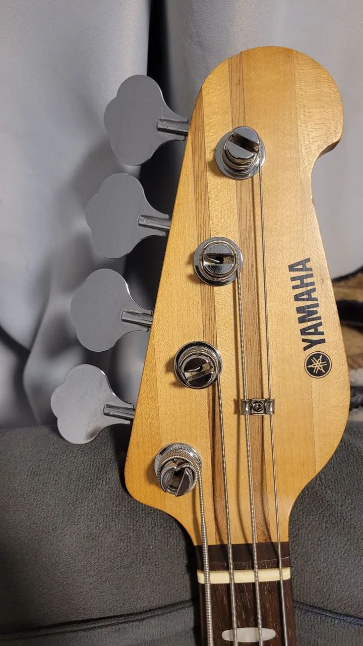 Baixo Yamaha bb424 (troco) - Foto 3