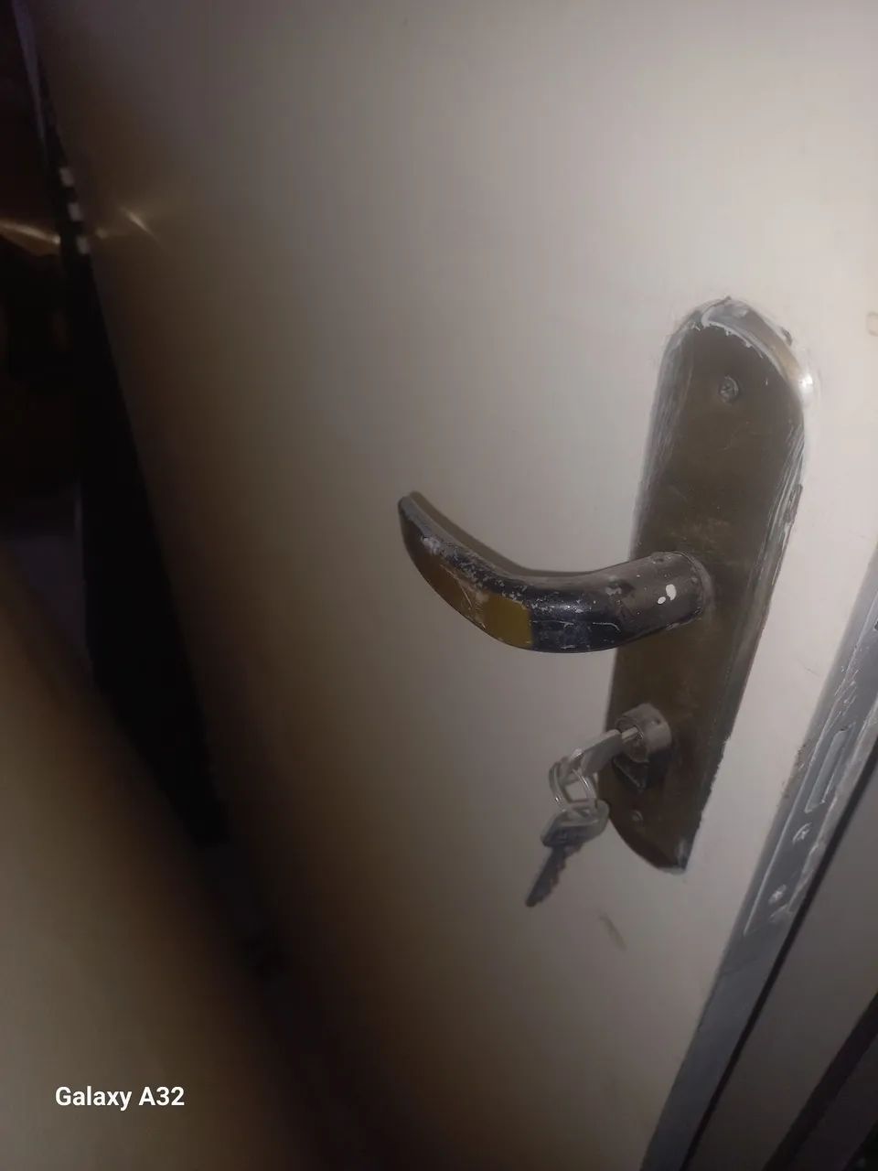 PORTAS DE MADEIRA SEM DETALHES COM FECHADURA E 2 CHAVES MEDIDAS NA DESCRIÇÃO  $ 180 CADA - Foto 4