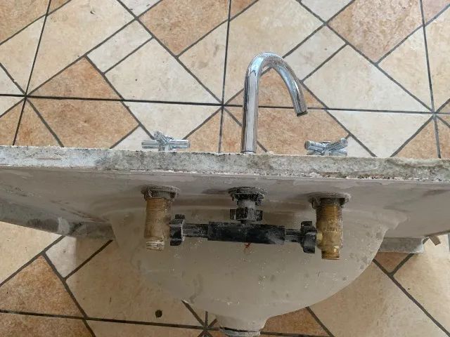 PIA DE MÁRMORE COM TORNEIRA - Foto 3