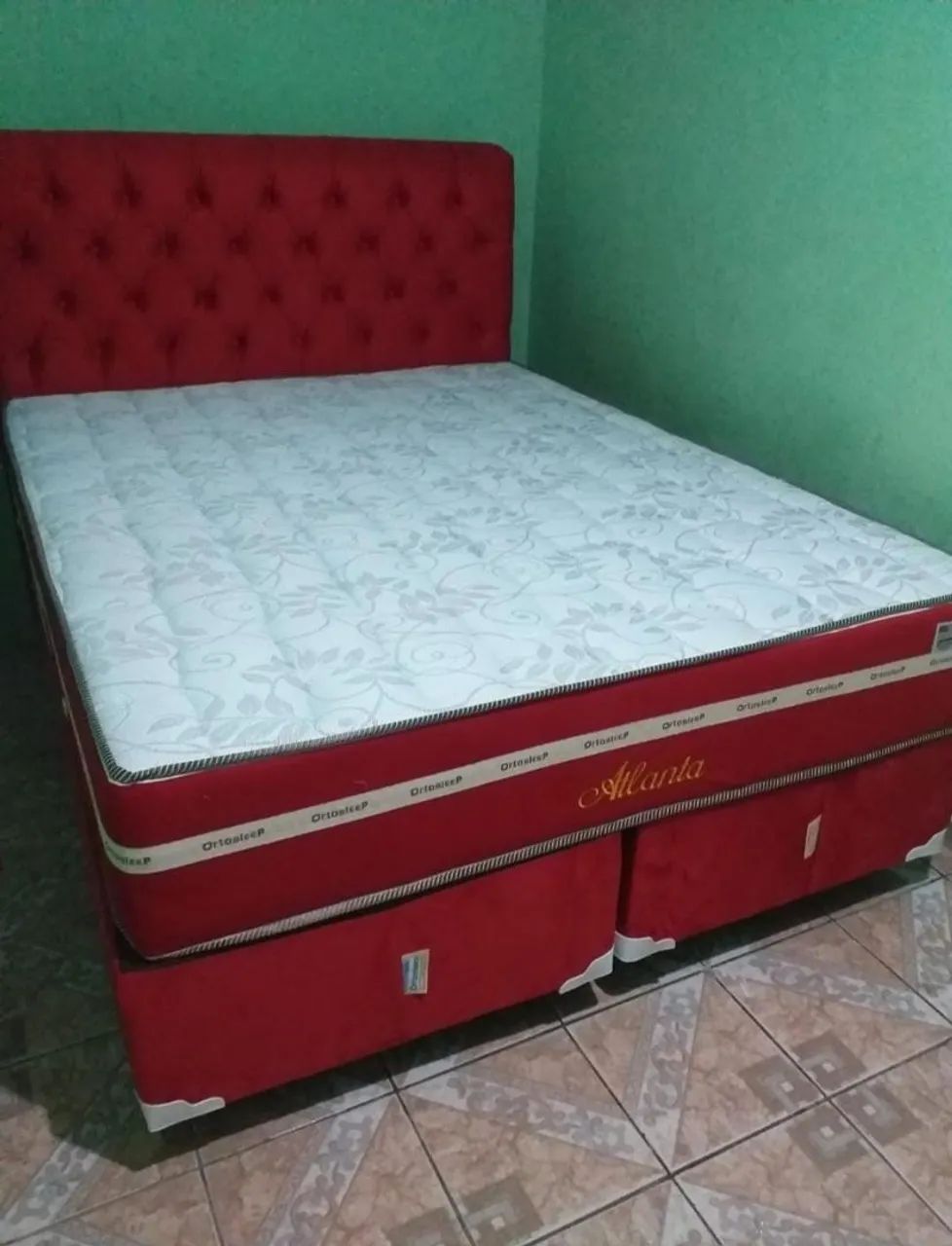 Cama queen size conjunto vermelho