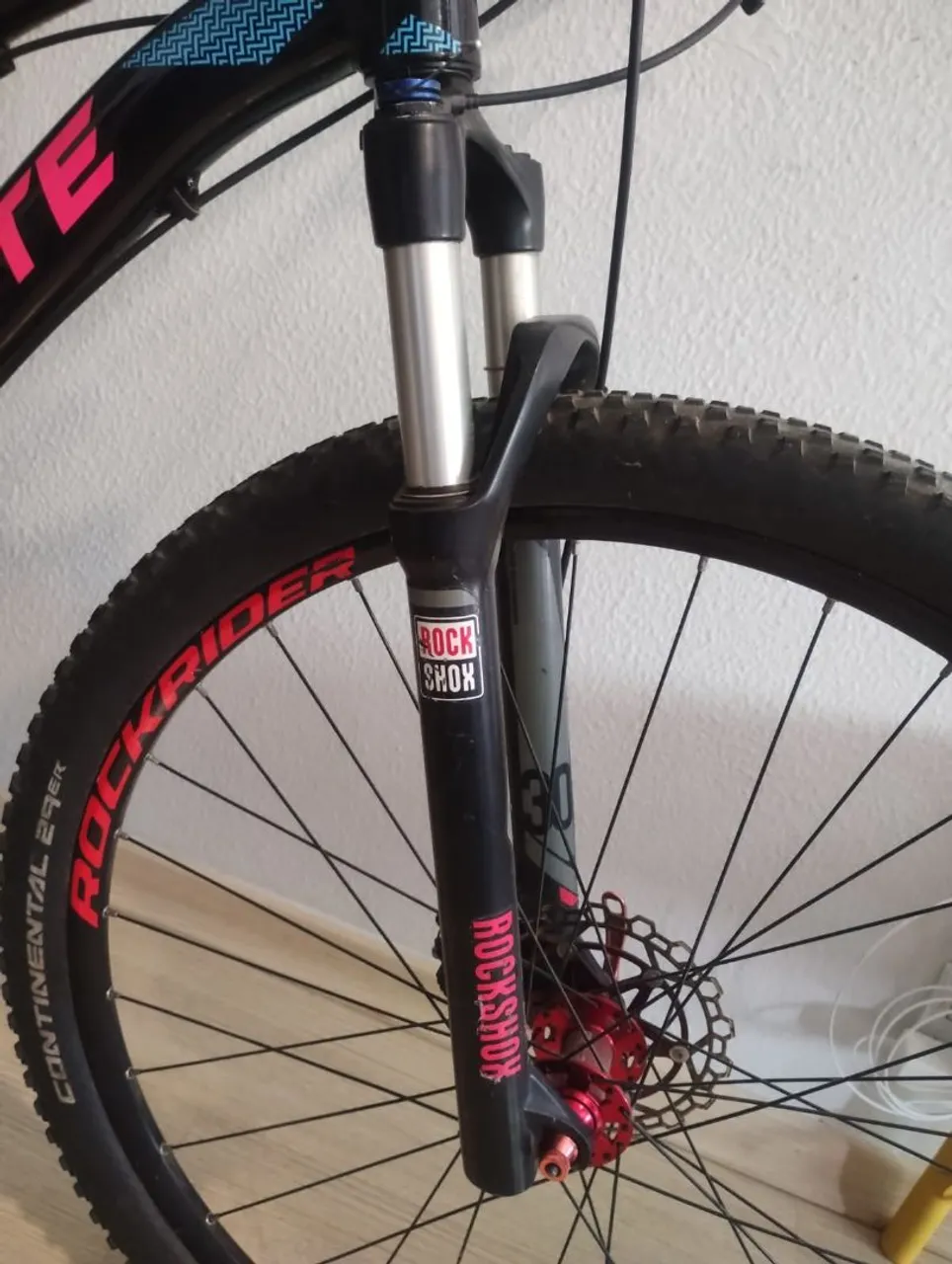 Bicicleta Aro 29 Rockrider com Suspensão Rock Shox