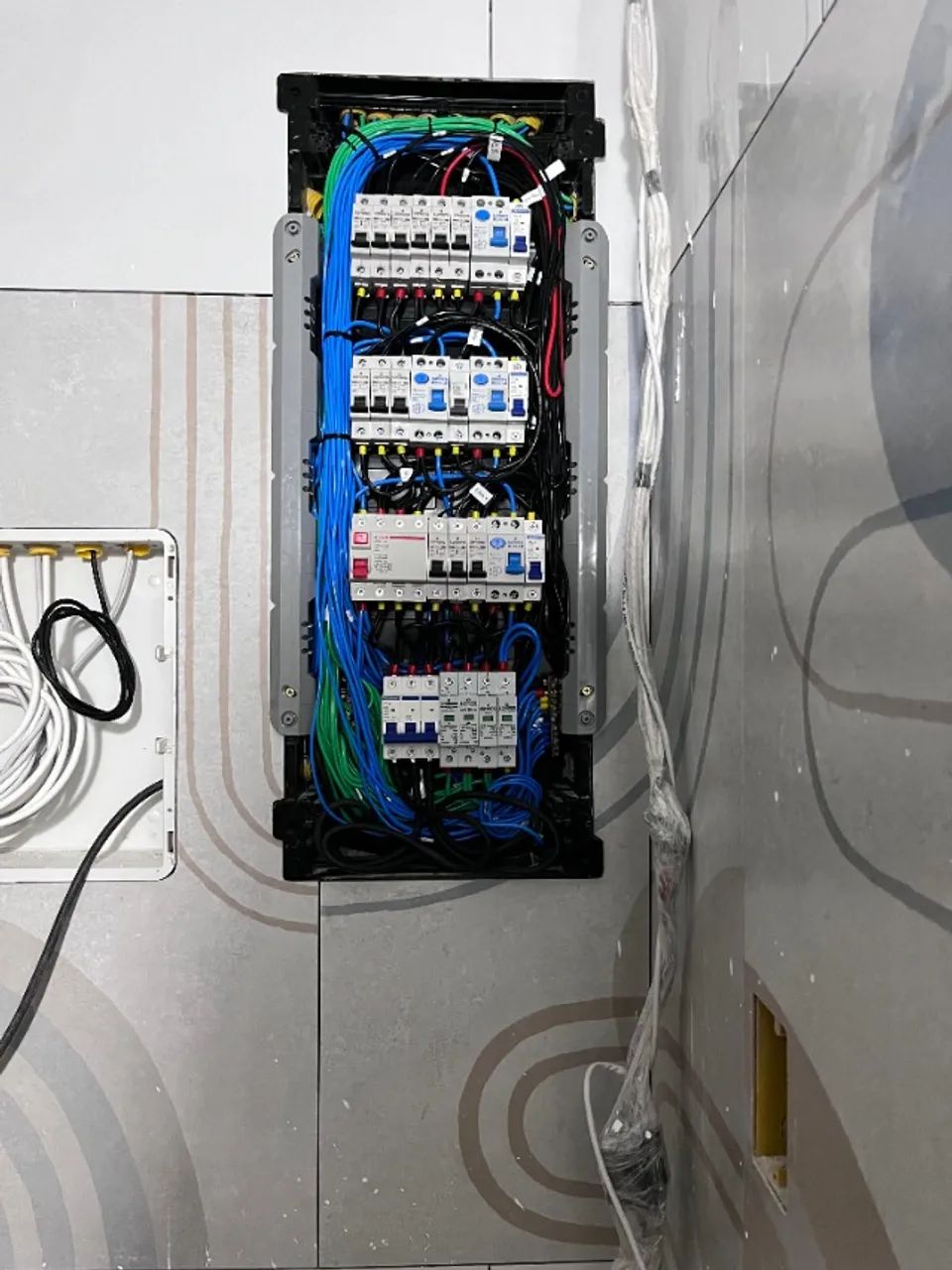 Eletricista Profissional - Soluções Elétricas Rápidas e Confiáveis!