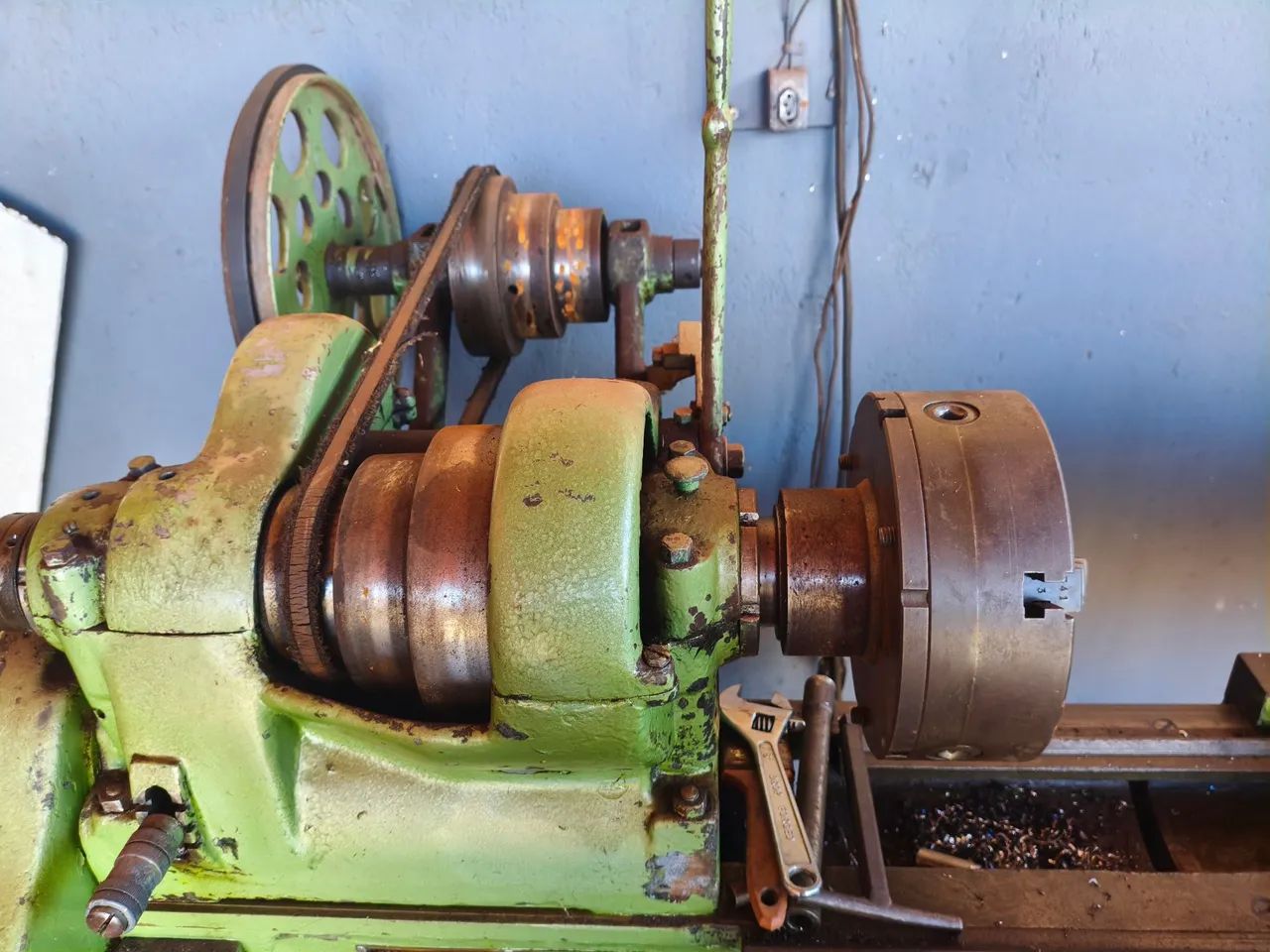 Torno e furadeira de bancada com bancada  - Foto 2